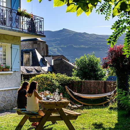Pyrenees Cycling Lodge Saint-Savin  외부 사진