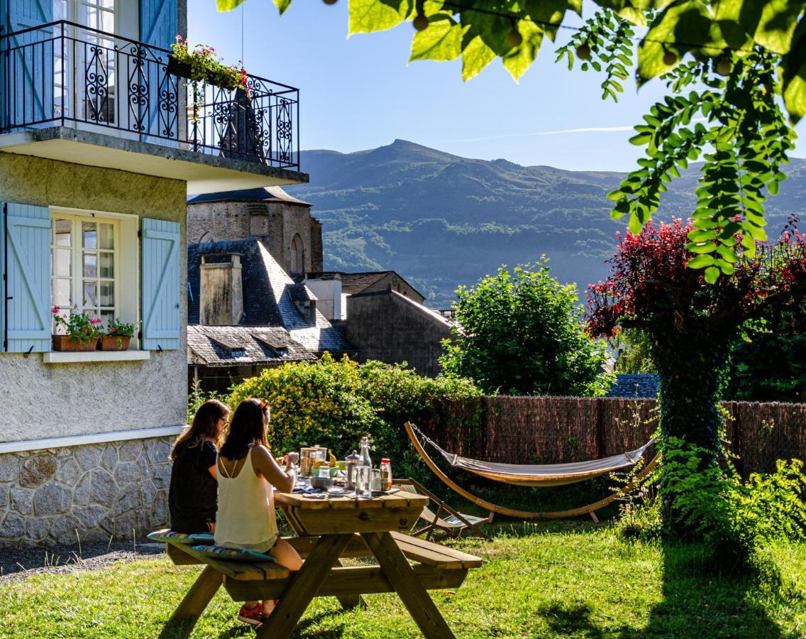 Pyrenees Cycling Lodge Saint-Savin  외부 사진