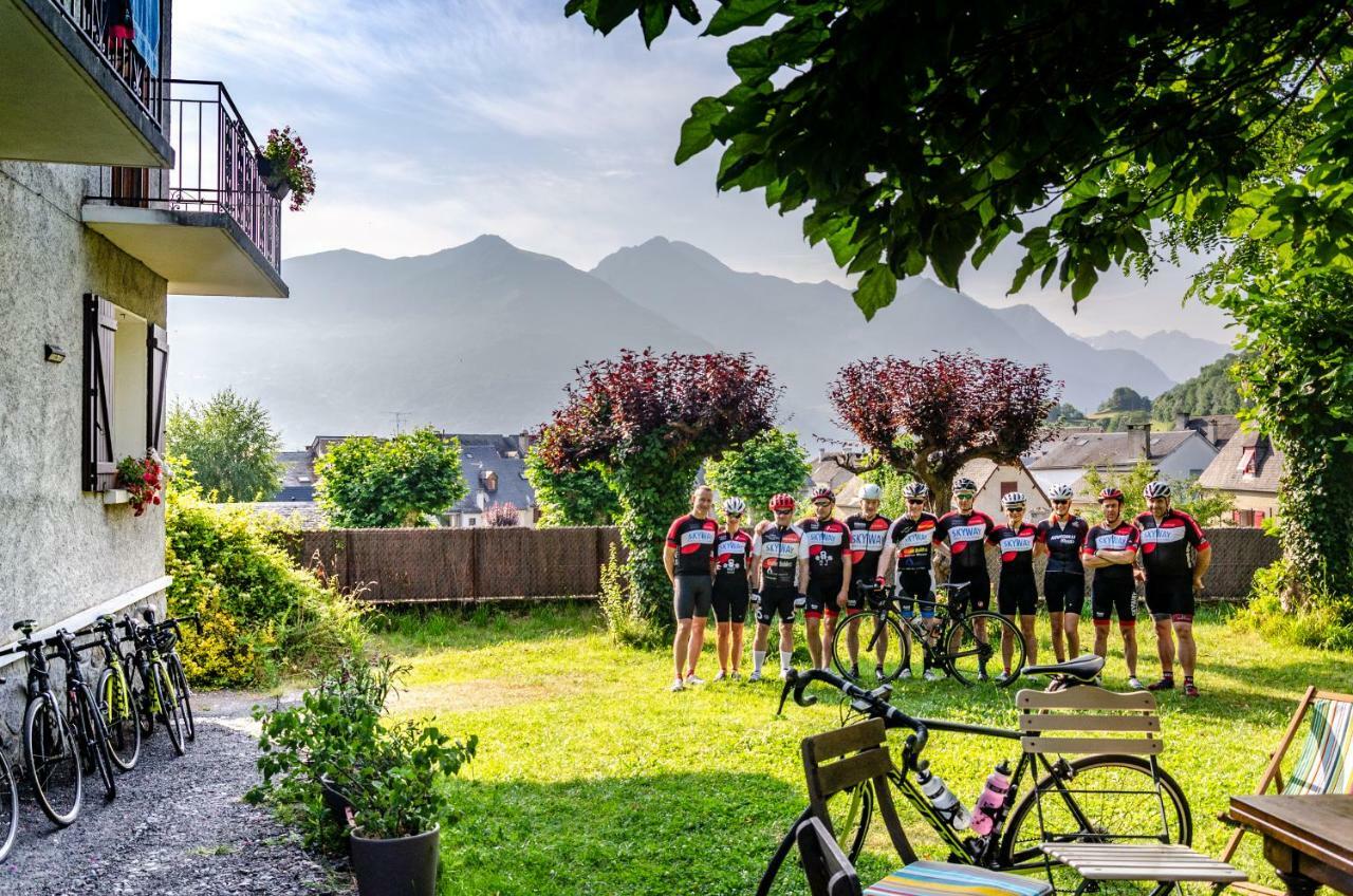 Pyrenees Cycling Lodge Saint-Savin  외부 사진