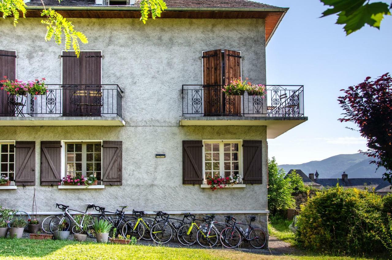 Pyrenees Cycling Lodge Saint-Savin  외부 사진